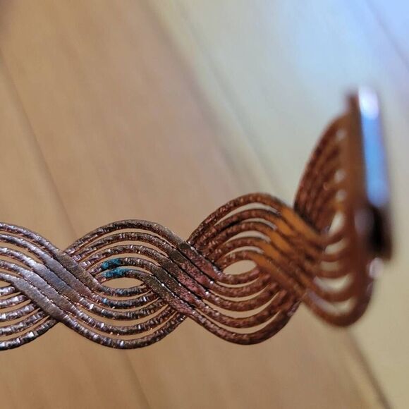 Copper colored bangle bracelet abstract wavy design chunky bohemian - Picture 4 of 6